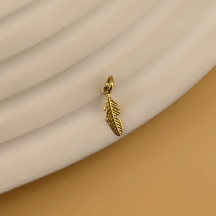 آویز طلا طرح پر