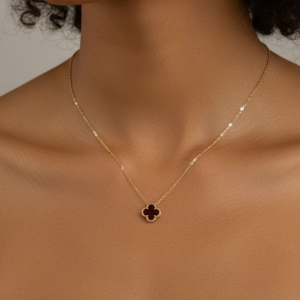 گردنبند قهوه‌ای ونکلیف